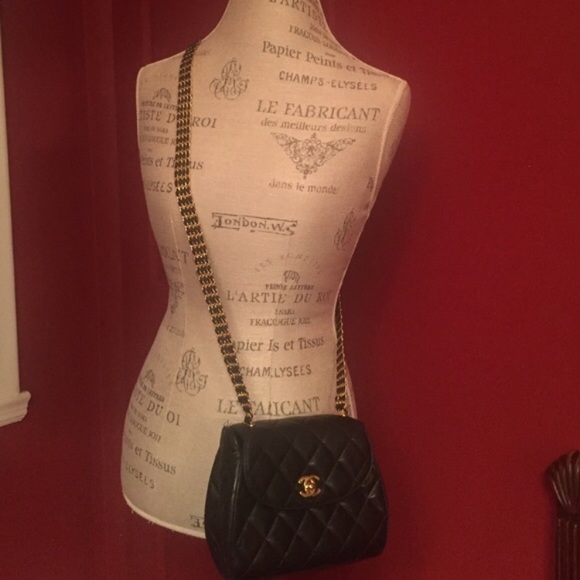 RARE! Authentic CHANEL Crossbody bag - Picture 3 of 5